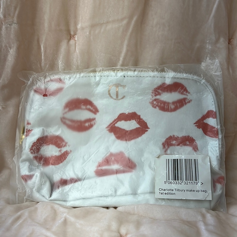 Charlotte Tilbury Make-up Bag (will bundle!)